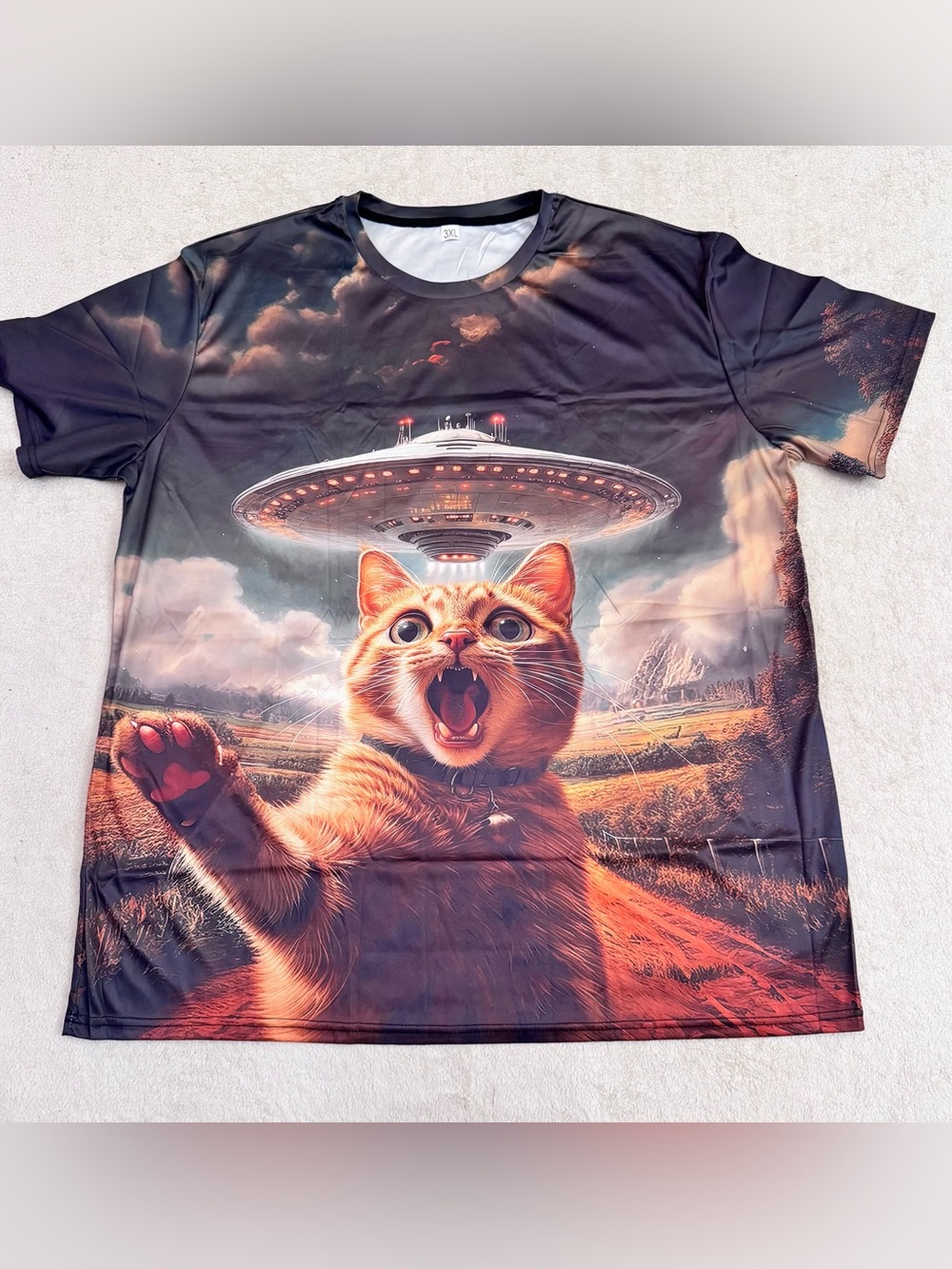 NEW Cat Selfie with Alien UFO Funny Cats Kitten Lover T-Shirt Unisex Tee 3XL